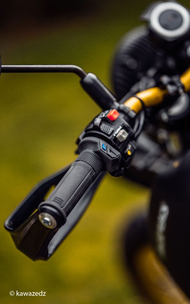 Heated grips 1 inch + 1 1/8 inch L=130mm (HG-13 with integrated switch)
